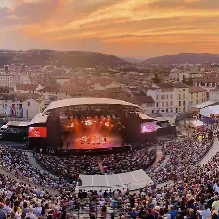 Studio Le «Victor Hugo» , Hyper Centre Ville Vienne  Exterior photo